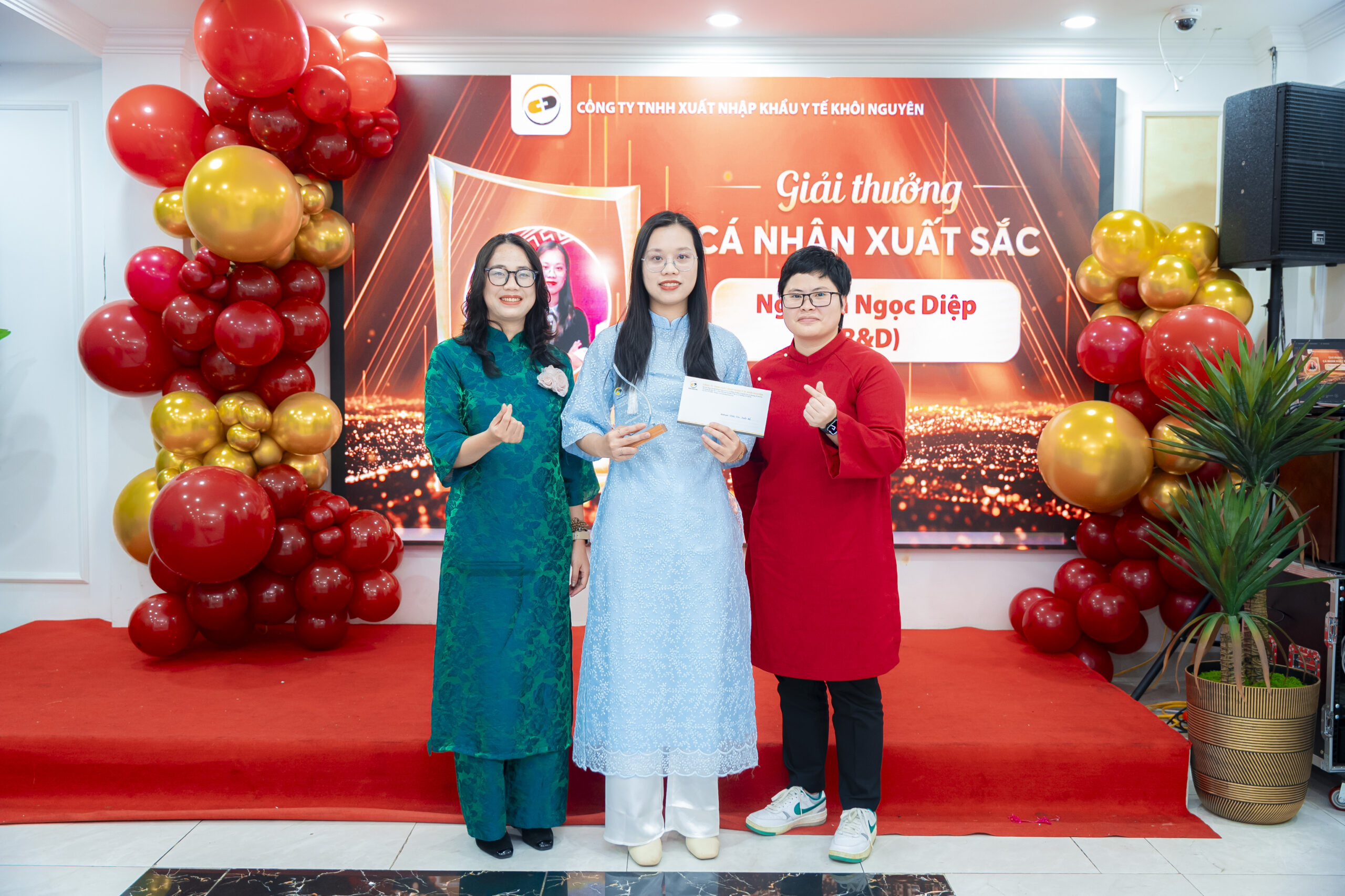 Khôi Nguyên tri ân những đóng góp thầm lặng